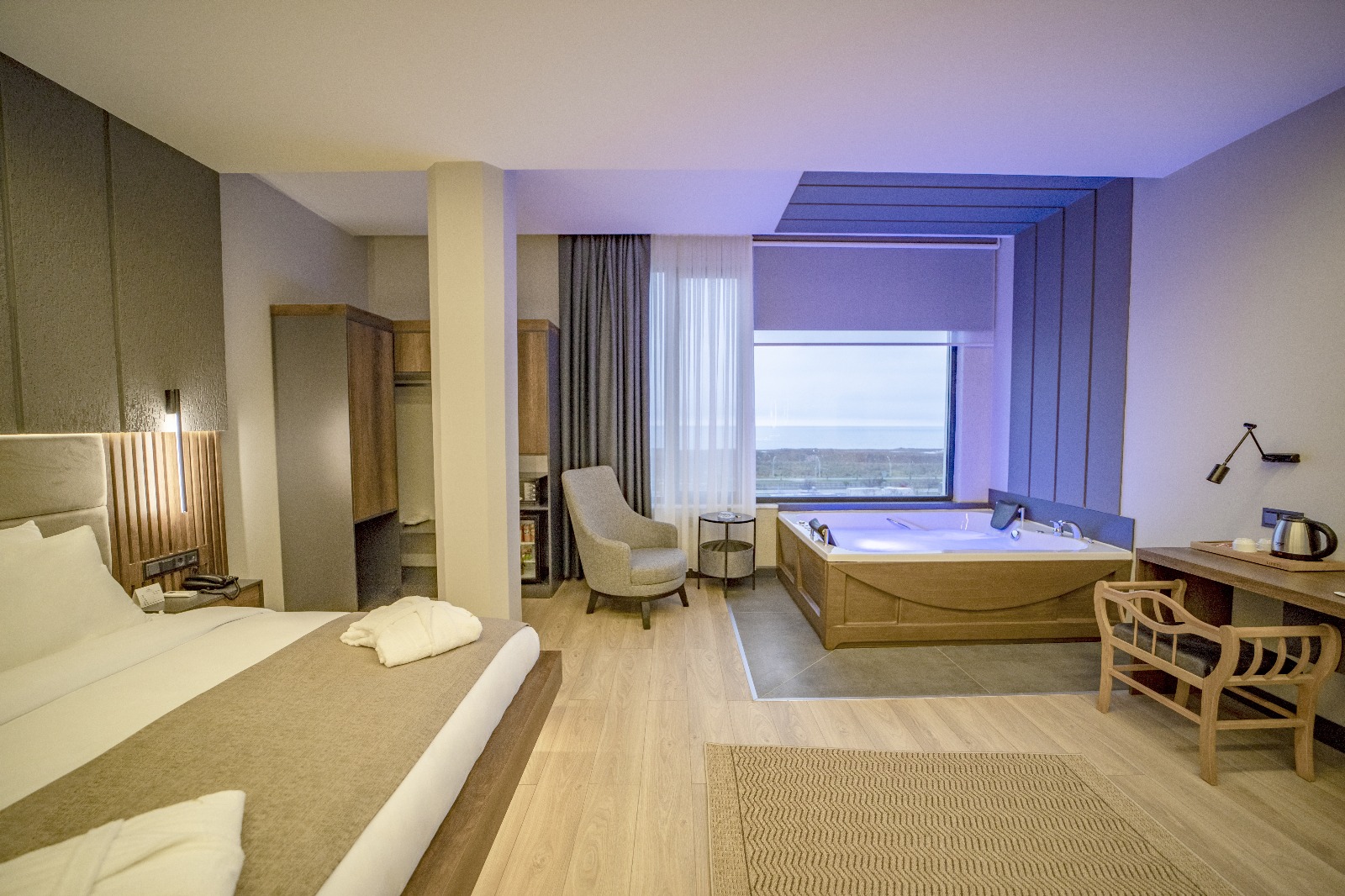 King Suite Room 11